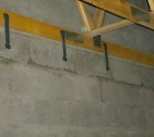 Menuiseries vues de l'int&eacute;rieur ce matin lors du d&eacute;but de la pose de l'isolation et des cloisons