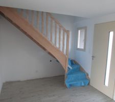Pose de l'escalier en bois sans contre-marche