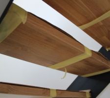 Escalier métal (thermolaquaquage epoxy RAL 7016) et bois (Chêne teinte et vernis RAL anti-uv, épaisseur 40mm) à limons latéraux