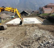 Terrassement  en cours. Terrain vue de devant.