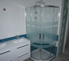 Pose de la cabine de douche