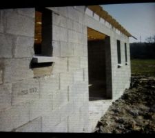 Bords de fenêtres finis ,vue prise du futur jardin