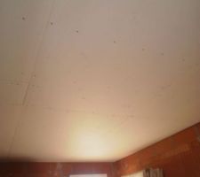 22 juillet : plafond de notre chambre