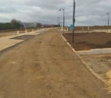 Terrain pr&ecirc;t a recevoir la maison
Retard sur le permis de construire