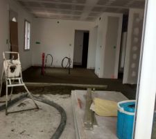 Coulage de la chape sèche