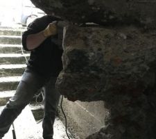 Ouverture du mur béton épaisseur 40cm pour futur accès à la  cave