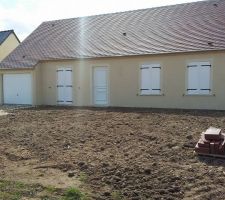 Etalage des terres et chemin de finition en cours