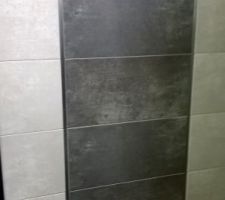 Fa&iuml;ence salle de bain et sol blanc gris