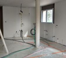 Pr&eacute;paration pour la chape de ragr&eacute;age