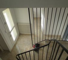Cage d'escalier avant