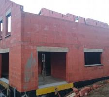 Appuis de fen&ecirc;tre et seuils de portes pos&eacute;s_Vue c&ocirc;t&eacute; Sud