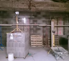 Mur intérieur en cours de montage