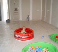 Petit loulou a investi les lieux, et s'y plait bien :)