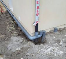 Descente d'eau : manque regard béton!