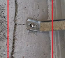 Le cadre en ciment n'est pas solidaire dur mur