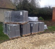 Arrivage des palettes de tuiles