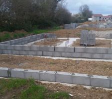 Fondations toujours en cours