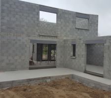 Le coffrage de la cave à vin :)