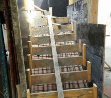 Préparation de l'escalier de l'étage