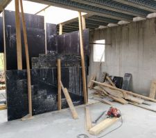 Mise en place du coffrage de l'escalier de l'étage