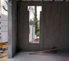 Ferraillage du linteau découpé pour creuser la réservation du coffre à volets roulant