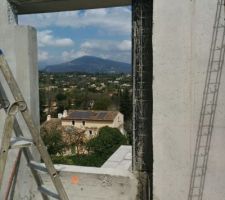 Déplacement d'une la fenêtre de l'étage mal positionnée : reprise du chainage vertical