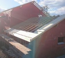 Lambris en débords de toit du garage