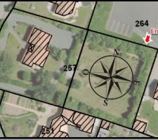 Entr&eacute;e du terrain et exposition