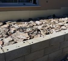 La terrasse qui est en cours de remplissage :)