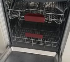 Pose de notre cuisine choisie chez Schmidt. manque le plan de travail en granit noir