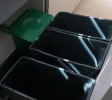Pose de notre cuisine choisie chez Schmidt. manque le plan de travail en granit noir