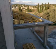 Installation de la charpente de la terrasse