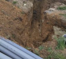 Début de pose des tuyaux évacuation extérieur.