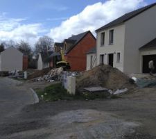 Début de pose des tuyaux évacuation extérieur.