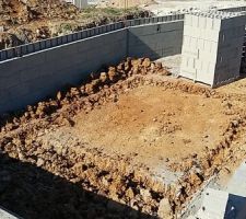 Creusement du trou pour la bâche récupération d'eau