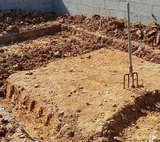 Creusement du trou pour la bâche récupération d'eau
sa avance