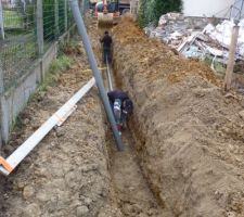 Création du chemin d'accès - Passage du tuyau des EU et les gaines dans le chemin
