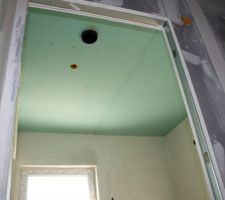 Plaque de plâtre plafond etage SDB