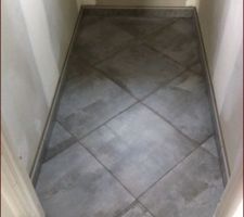 Carrelage posé, très contente du rendu!! choix dans le show room de MDC

bon carreleur, travaille propre !!
