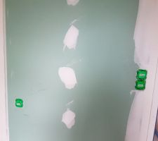 Interrupteurs et prises posés