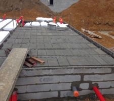 Vide sanitaire en cours, hourdis pos&eacute;s