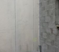 Emplacement tracé pour porte entre nouveau cellier et cuisine