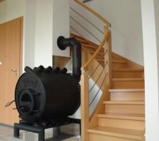 Escalier en hêtre massif et poelle a bois canadien