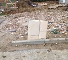 Problème avec Nexity. Est-ce qu'ils vont redresser le coffret? Ou est-ce qu'ils vont se dérober et ne pas tenir leur promesse de le faire faire??? On verra la suite...