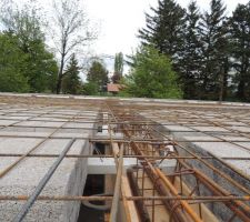 Vue de dessus avec ferrailles &ccedil;&agrave; en fait un paquet