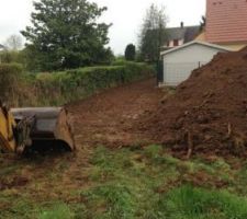 Chemin d'acc&egrave;s au chantier en cours de terrassement