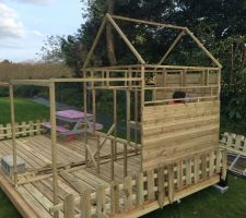 Cabane des enfants en cours de fabrication