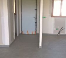 Carrelage pièce de vie.