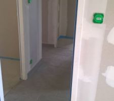 Carrelage couloir.