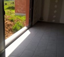 Carrelage pièce de vie.